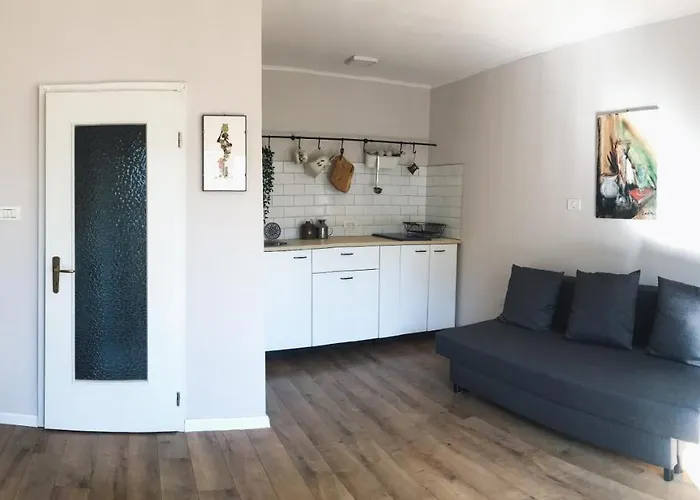 Apartment Garden Oasis *